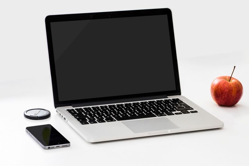 Modern laptops ready for evidence-backed comparison